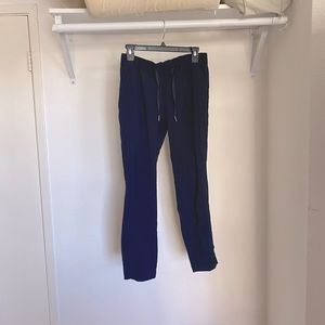 Lululemon on the fly 7/8 pant navy
